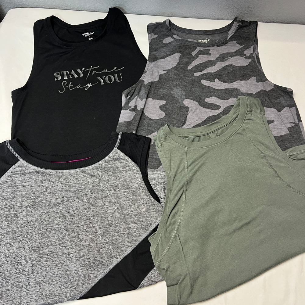 Bundle of Old Navy Active Tank Tops Athletic Go-Dry Sleeveless Gym Workout M